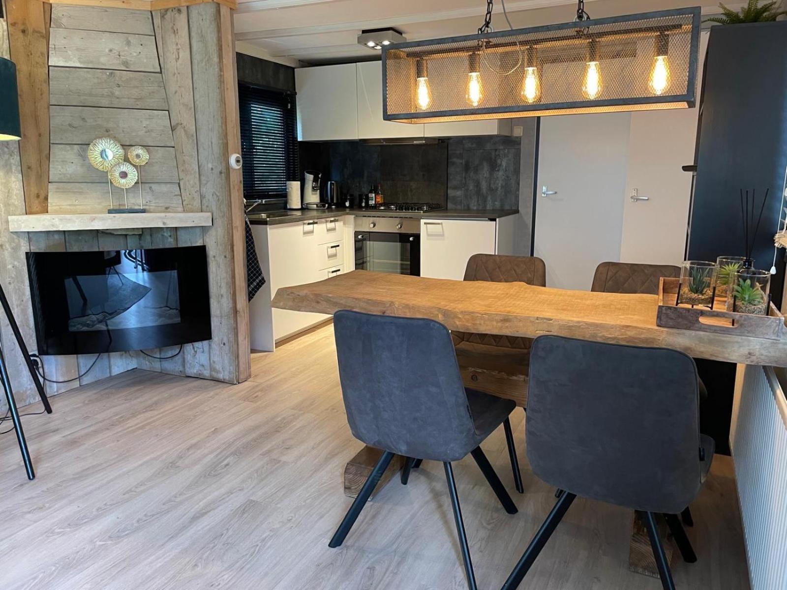 Uniek Chalet Op De Veluwe, In Bosrijke Omgeving. Putten Eksteriør bilde